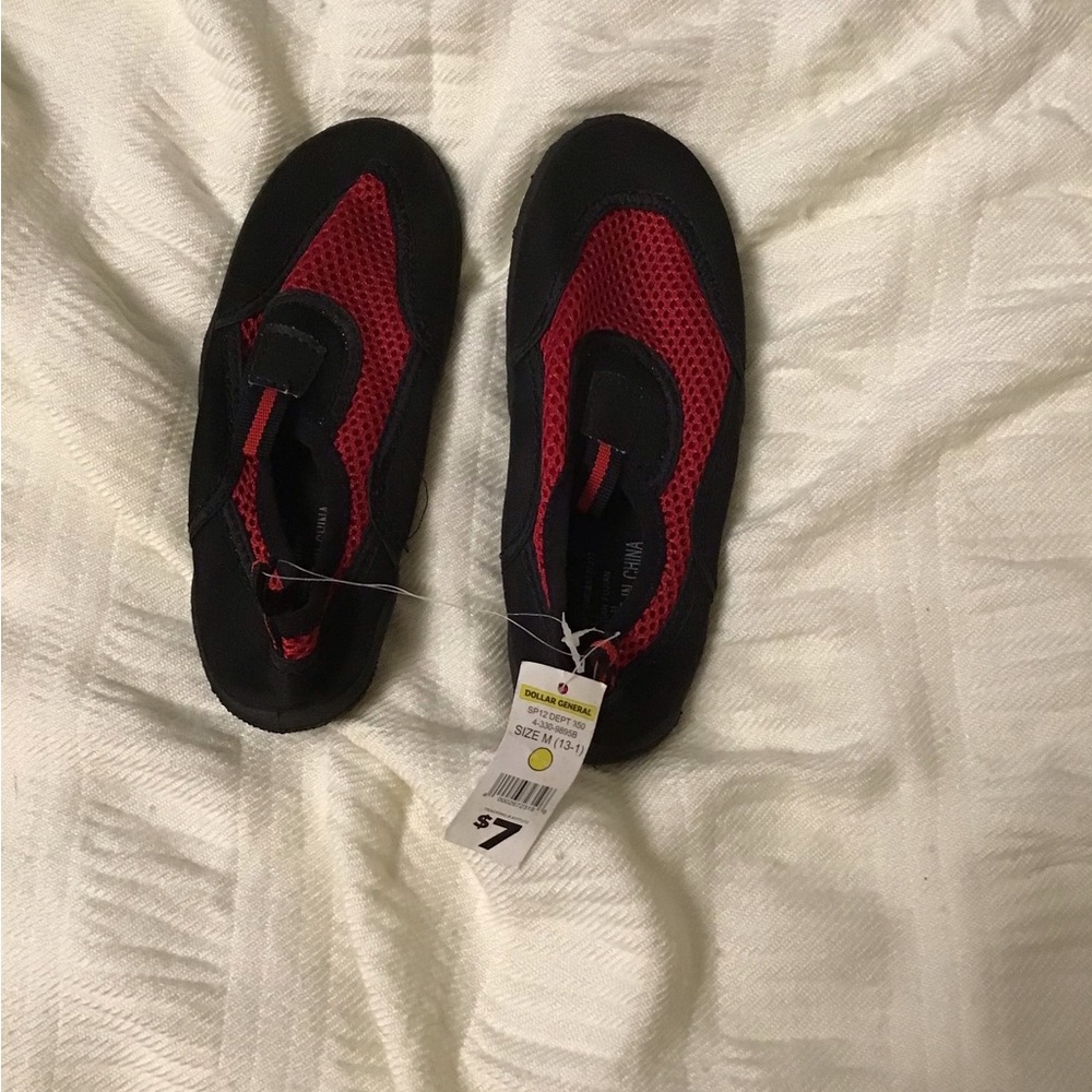 DOLLAR GENERAL Water Shoes